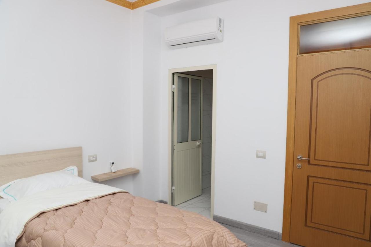 Comfort Apartment Berat Esterno foto